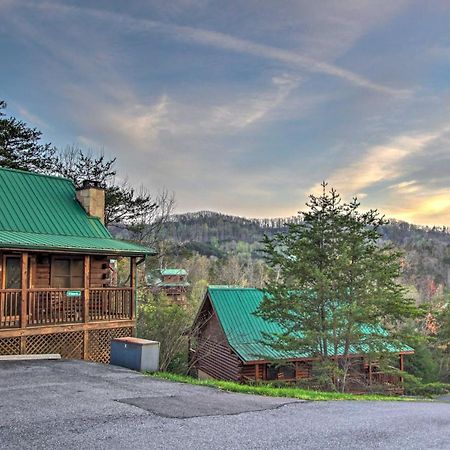 Pigeon Forge Cabin With Hot Tub And Mountain Views! 외부 사진