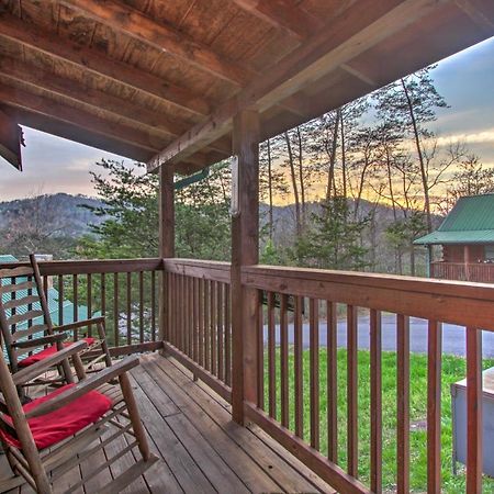 Pigeon Forge Cabin With Hot Tub And Mountain Views! 외부 사진