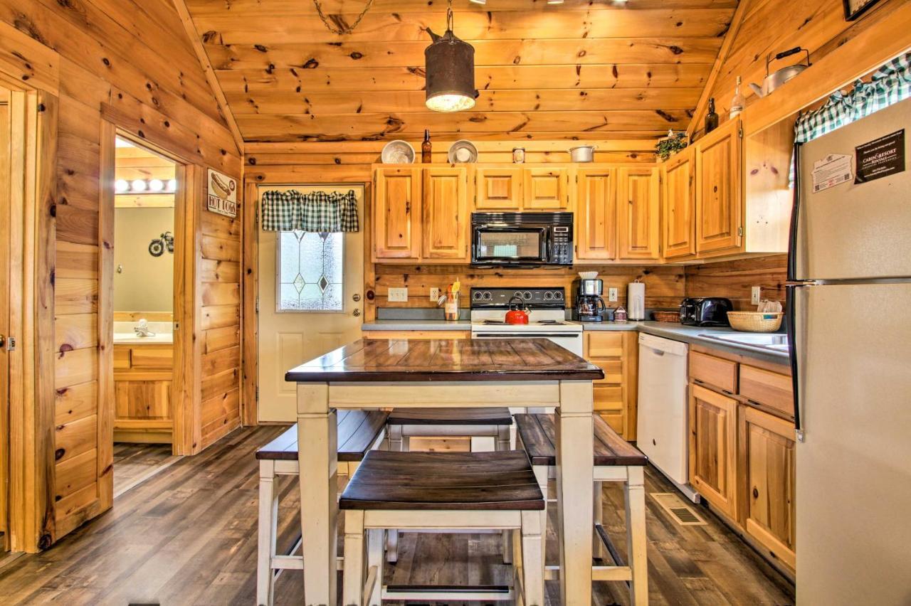 Pigeon Forge Cabin With Hot Tub And Mountain Views! 외부 사진