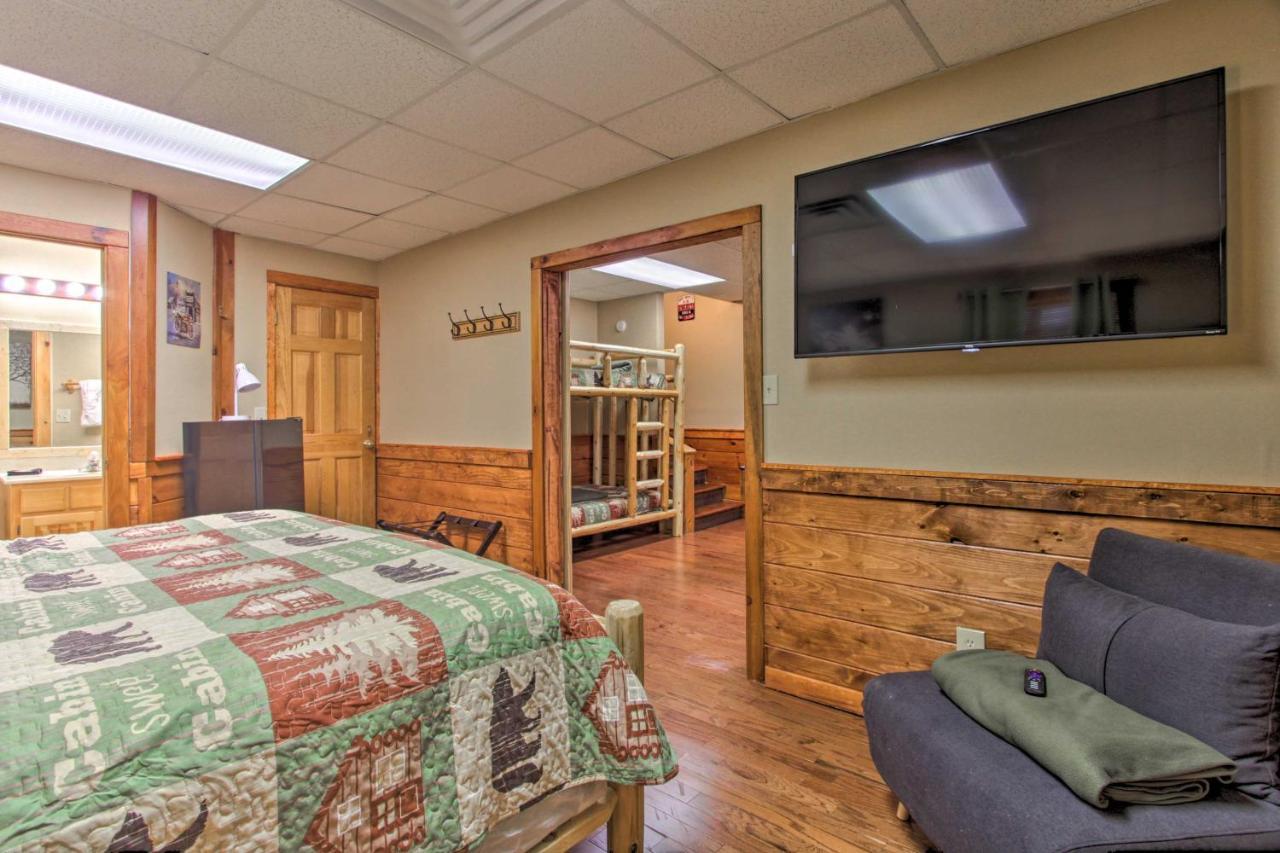 Pigeon Forge Cabin With Hot Tub And Mountain Views! 외부 사진