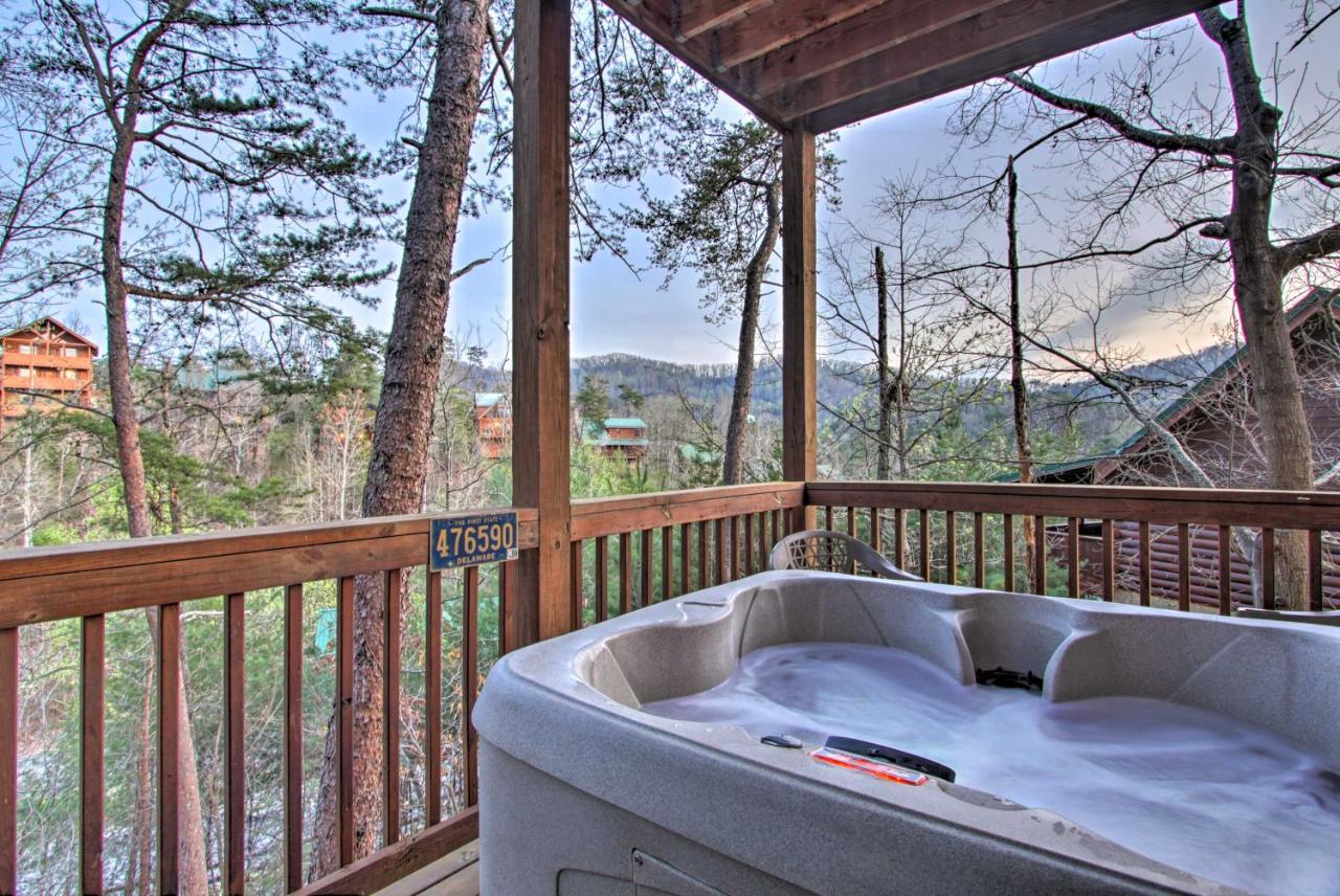 Pigeon Forge Cabin With Hot Tub And Mountain Views! 외부 사진