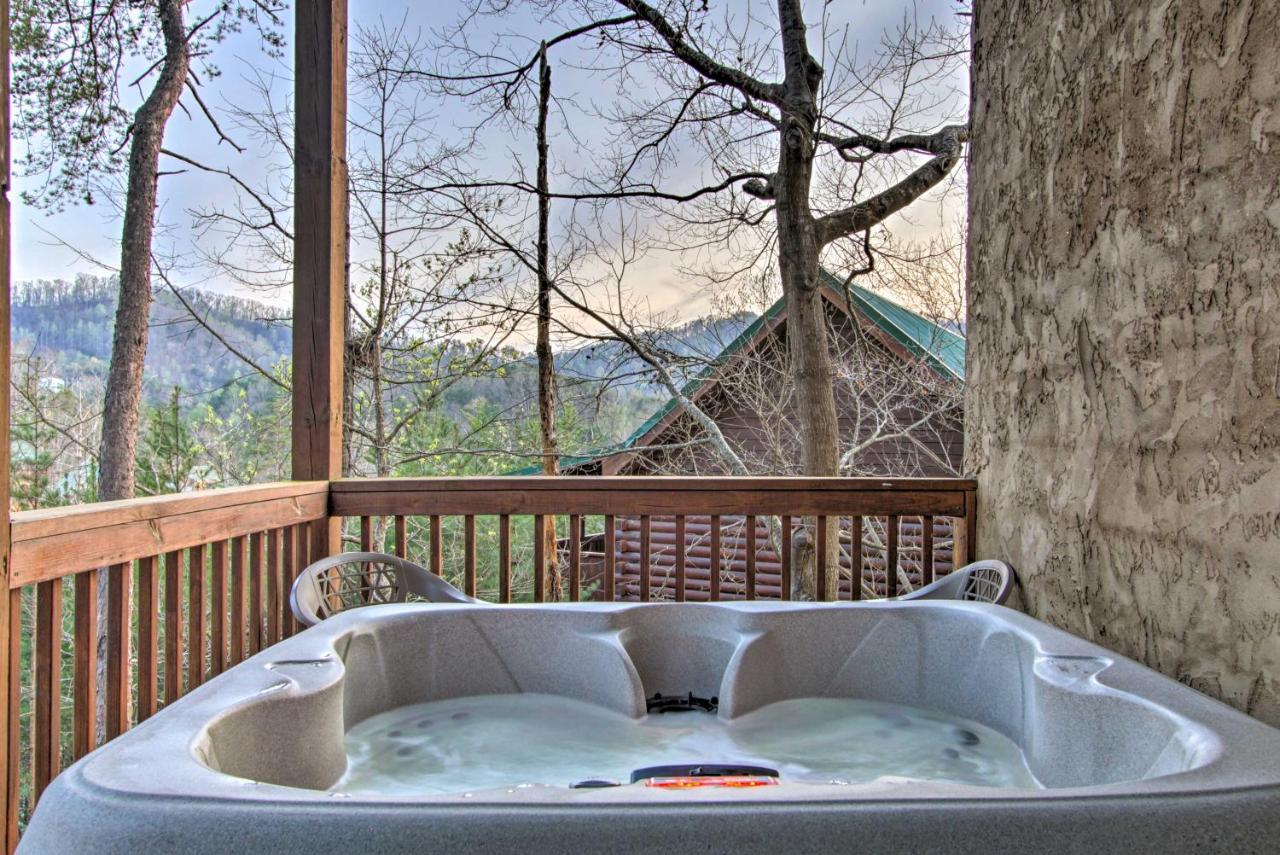 Pigeon Forge Cabin With Hot Tub And Mountain Views! 외부 사진