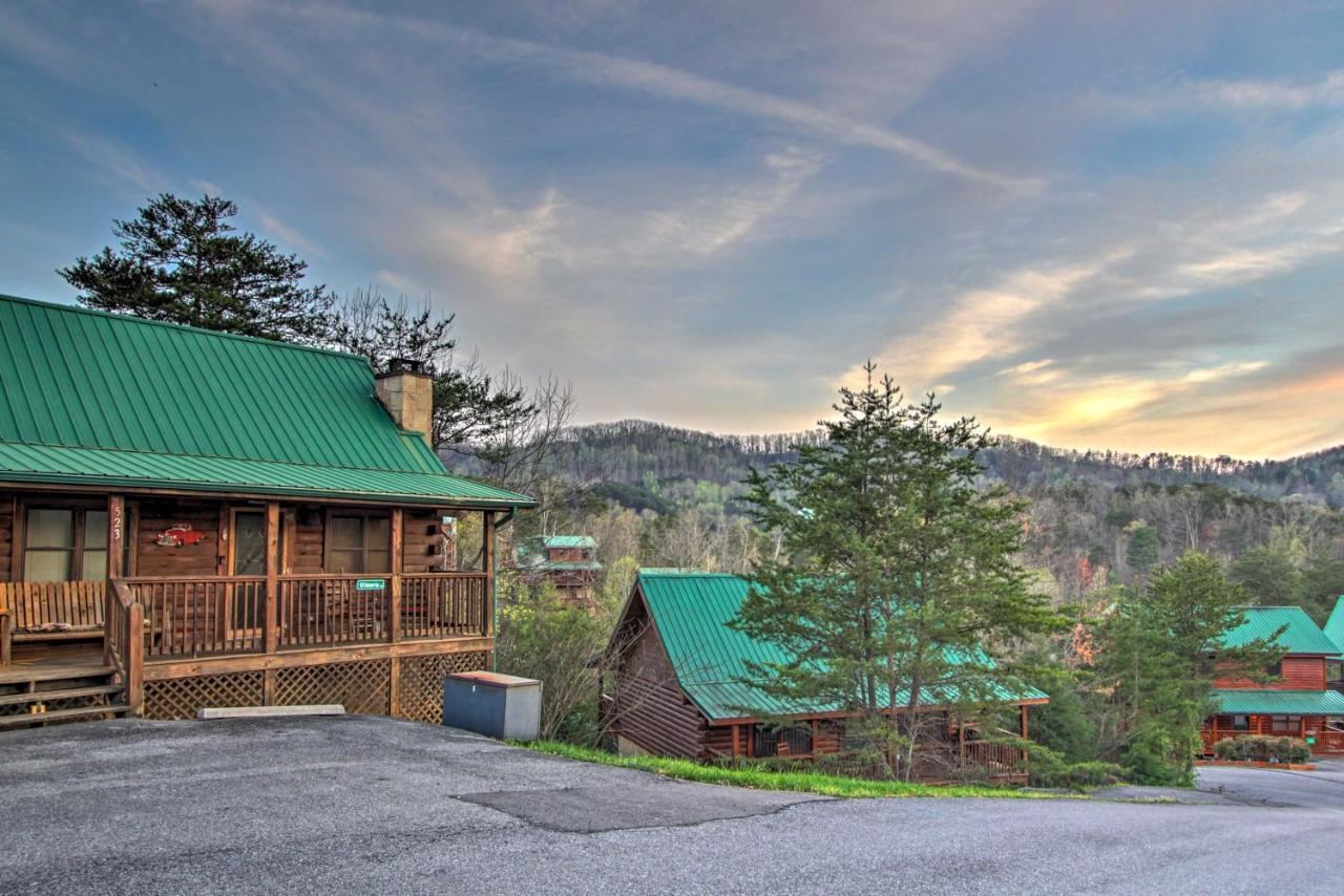 Pigeon Forge Cabin With Hot Tub And Mountain Views! 외부 사진