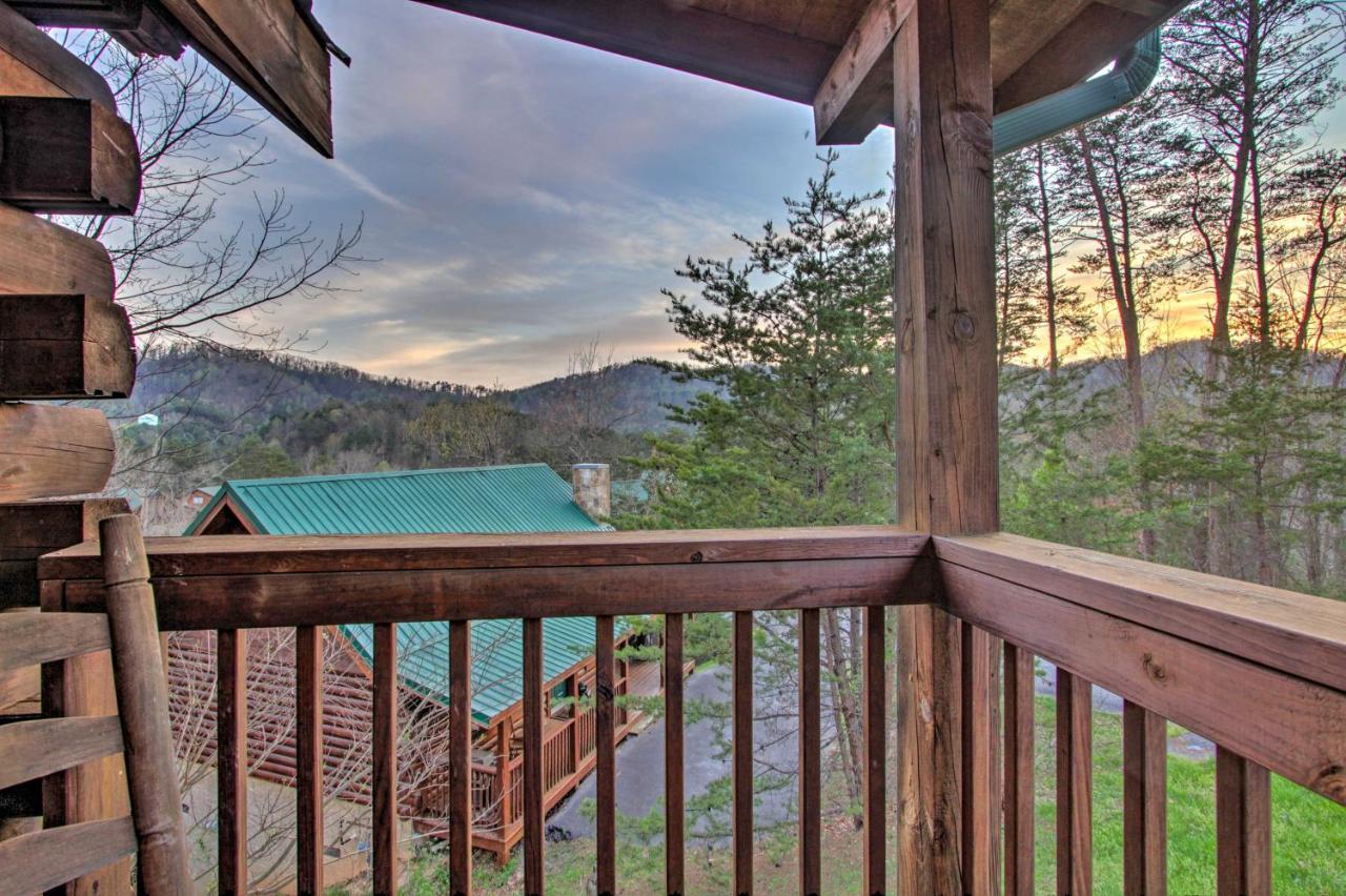 Pigeon Forge Cabin With Hot Tub And Mountain Views! 외부 사진