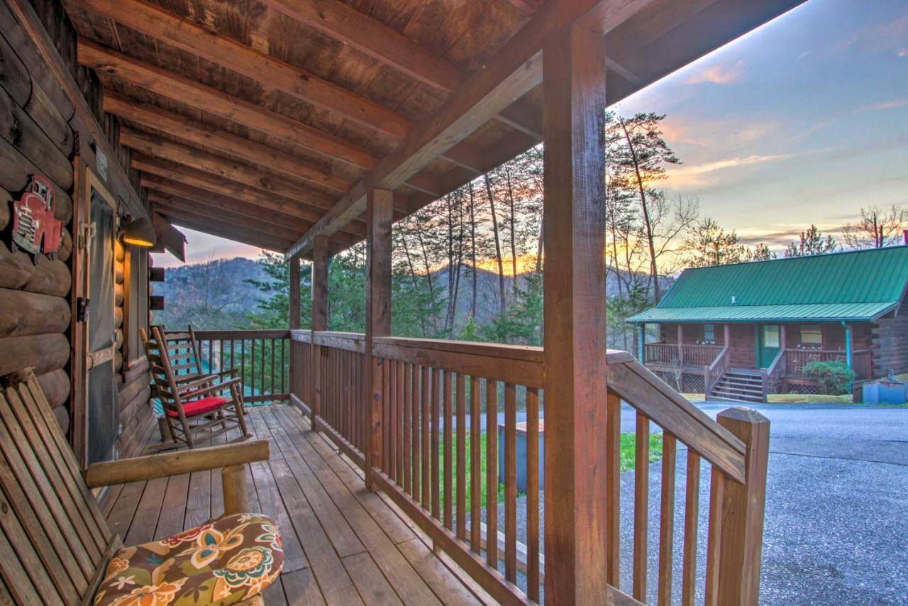 Pigeon Forge Cabin With Hot Tub And Mountain Views! 외부 사진