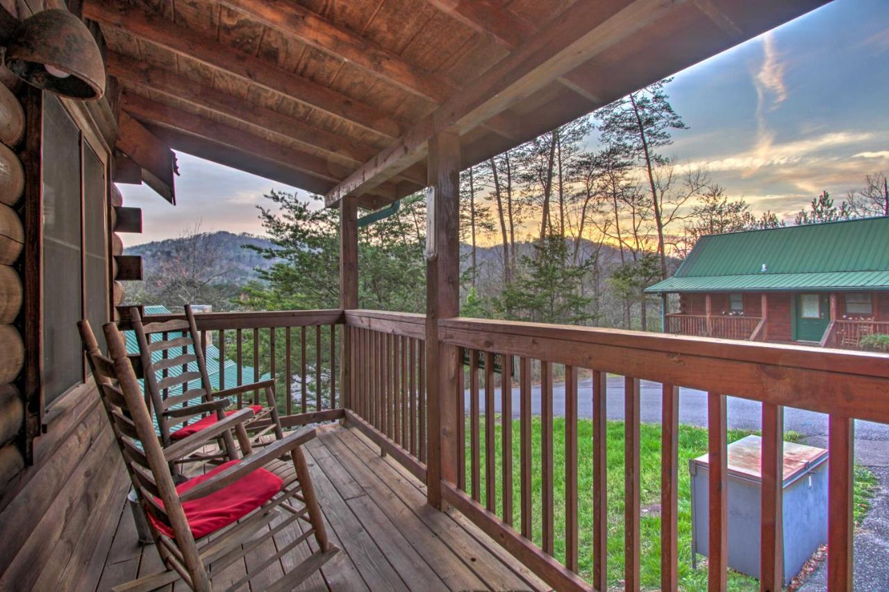Pigeon Forge Cabin With Hot Tub And Mountain Views! 외부 사진